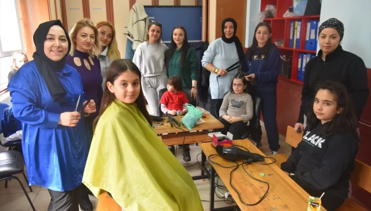 Görele’deki köy okulunda kız öğrencilere saç bakım hizmeti