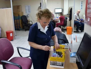 Bursa Çekirge Devlet Hastanesi’nde 45 Yıl Görev Yapan Hemşire Emekli Oldu