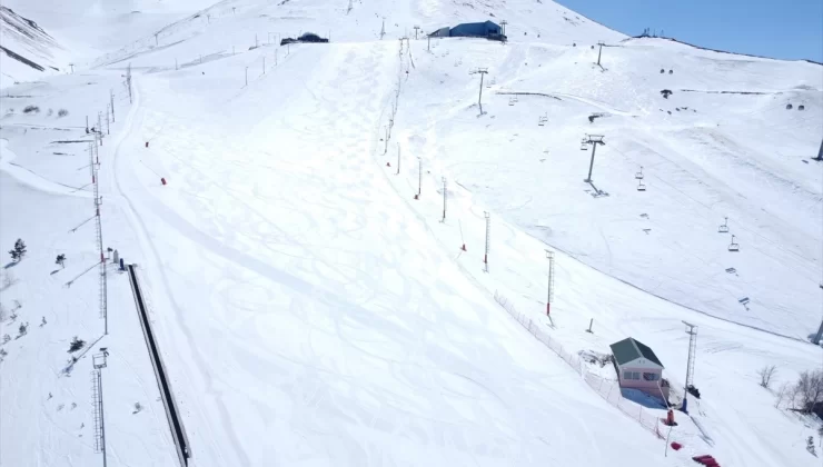 Erzurum’daki Palandöken Kayak Merkezi Ramazan Bayramı tatilini kayak yapmak isteyenleri misafir edecek